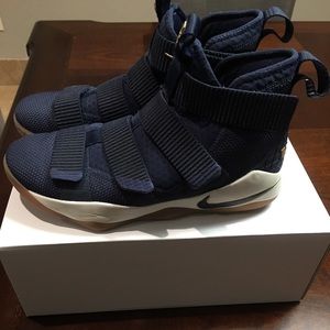LeBron Soldier 11